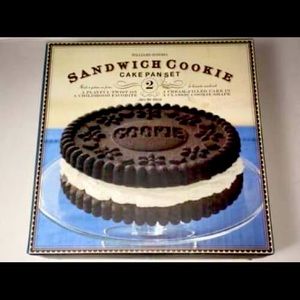 Williams Sonoma Oreo Cake pan set